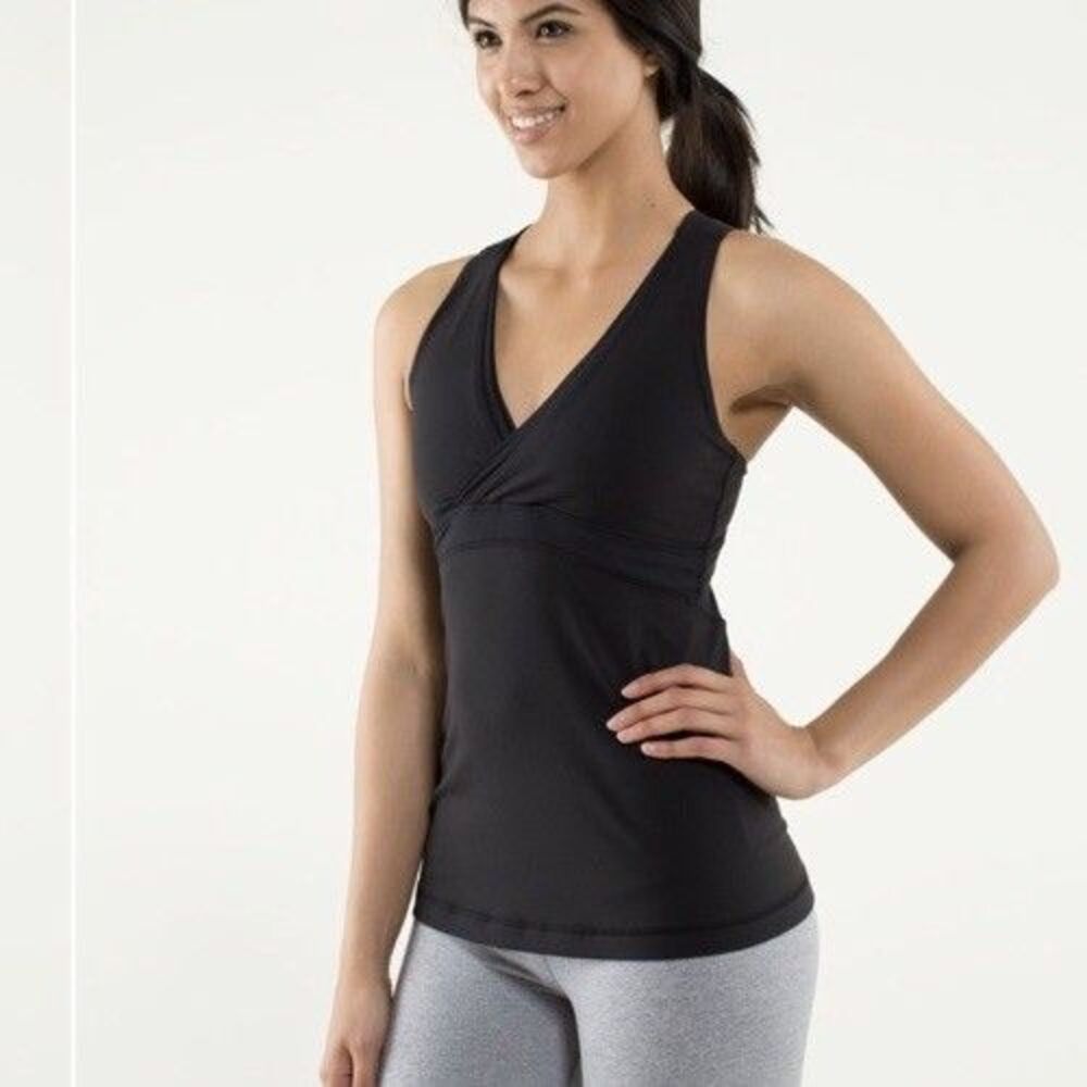 Lululemon Size 6 Deep V Neck Racerback Tank Black